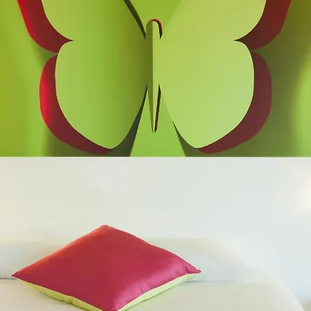Ibis Styles Bordeaux Medard Hotel